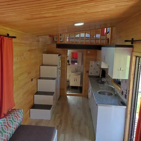 Gæstehus Ugur 4*
