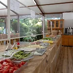 Ugur Πανσιόν