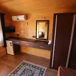 Πανσιόν Ugur Çıralı