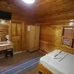 Πανσιόν Ugur 4*